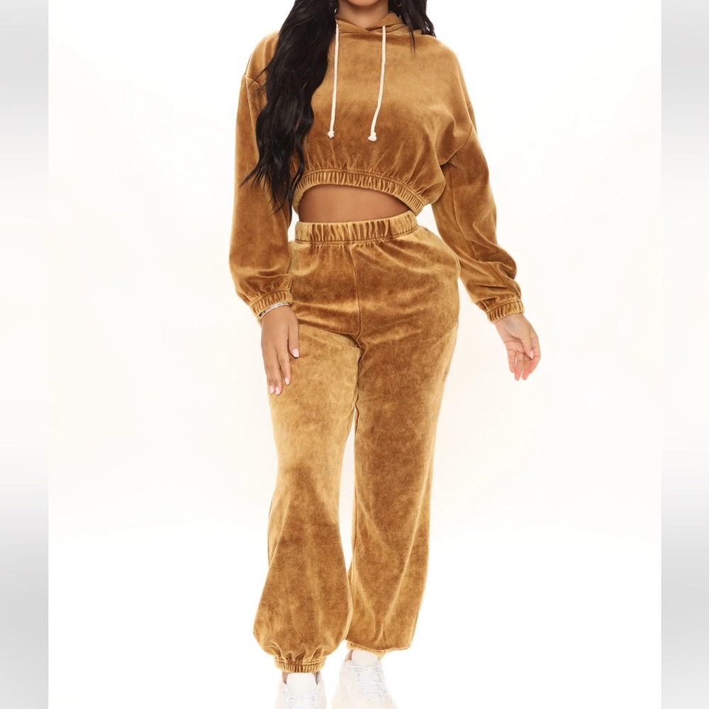 “I’m GoLdEn” matching sweatpants and sweatshirt
